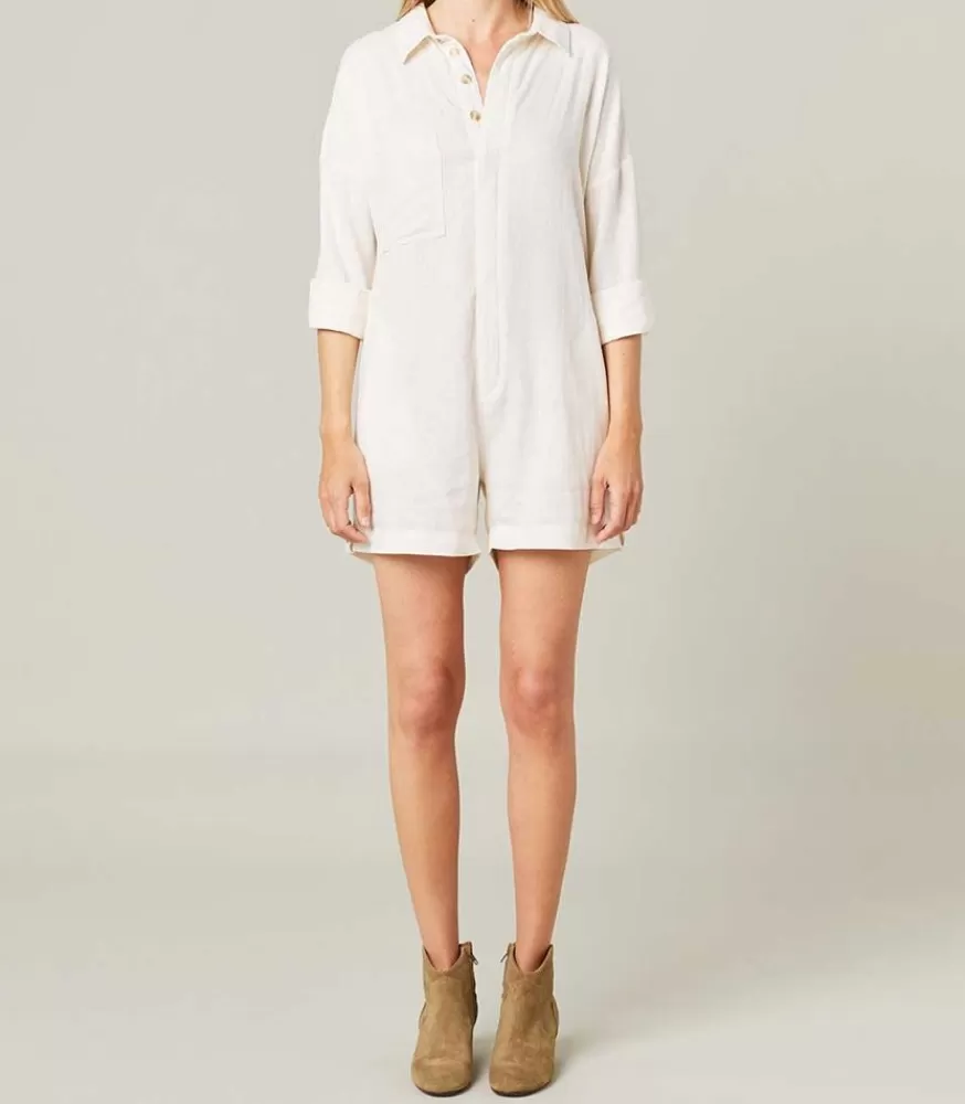 Femme Maison Saint Julien Combishort On The Road Blanche