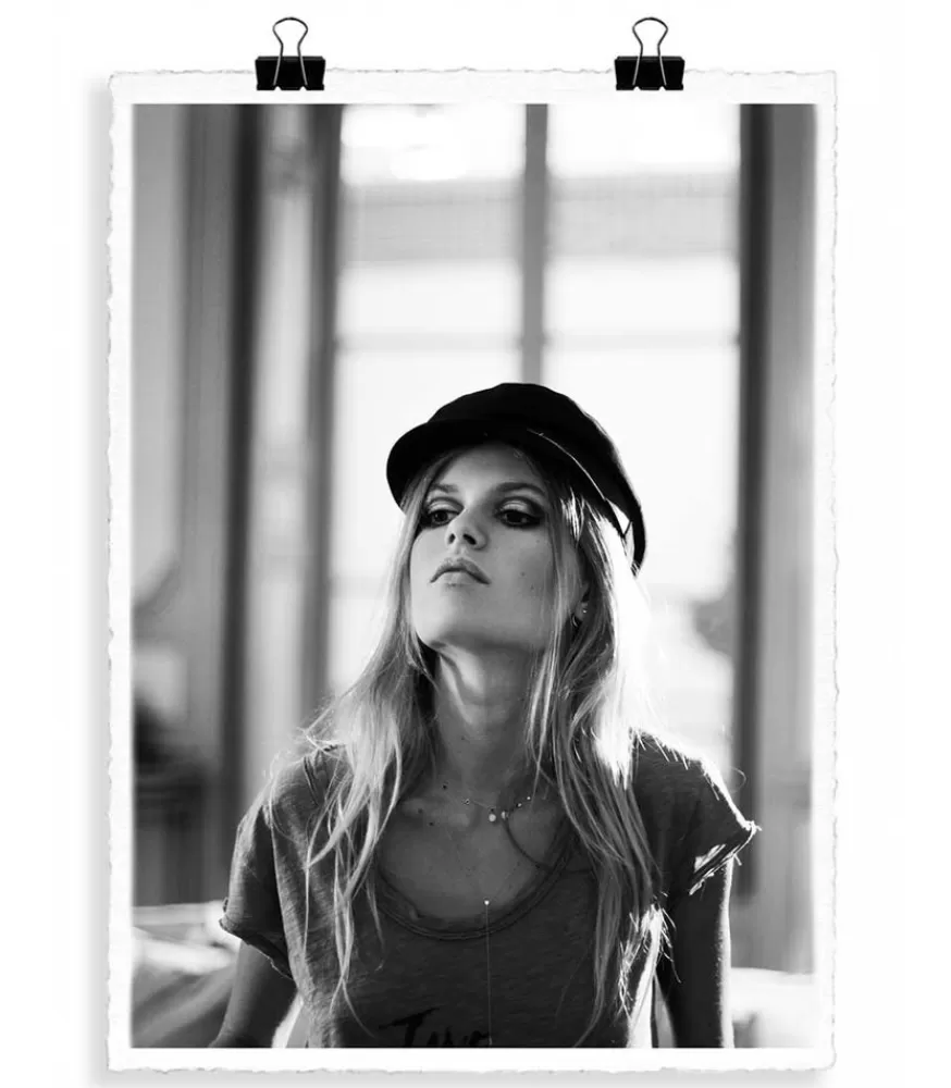 Image Republic Portrait Camille "Casquette" - Tirage Exclusif